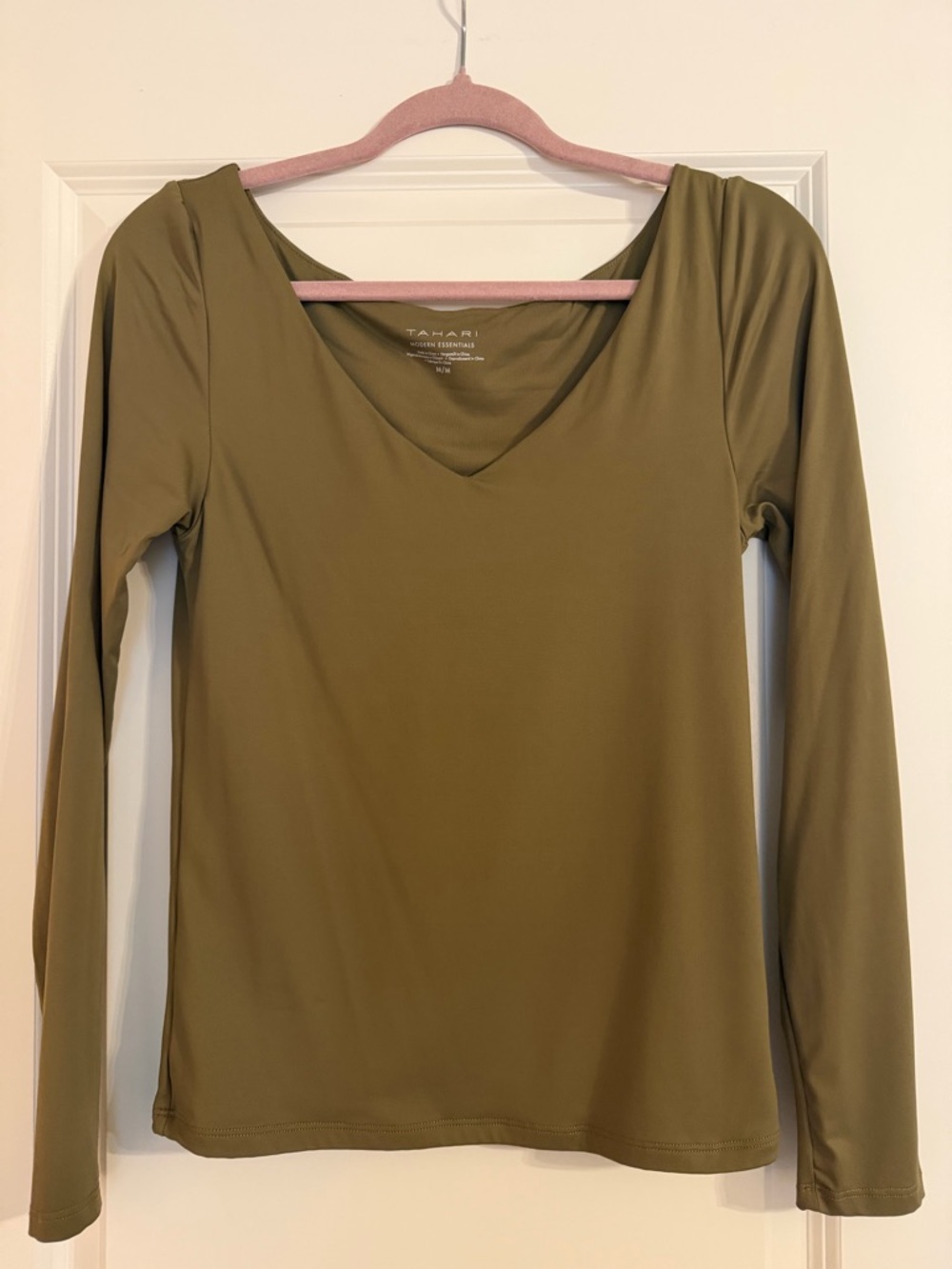 Tahari Modern Essentials Olive V-Neck Long Sleeve Top